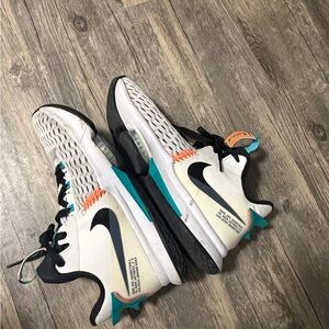 Nike Men's White Black Teal Athletic Shoes